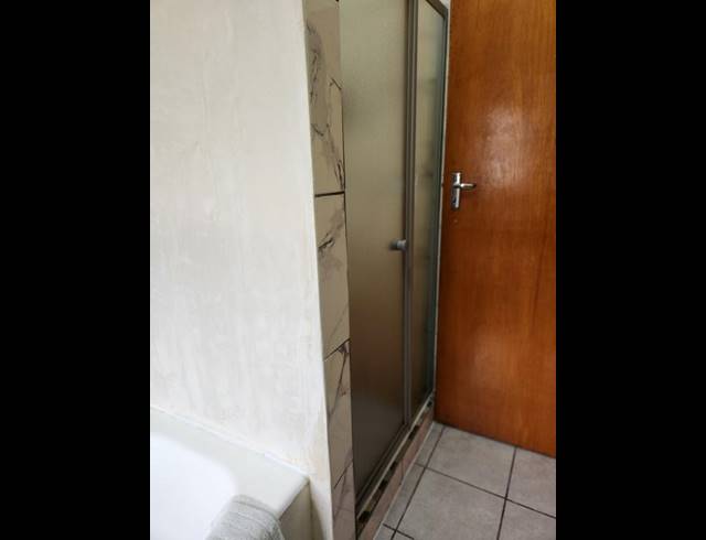 4 BEDROOM HOUSE FOR SALE IN BERGZICHT